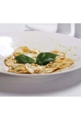 Ravioli fatti a mano con ripieno di gorgonzola e ricotta saltati con pinoli e basilico