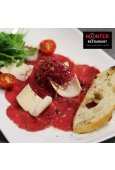 Carpaccio z polędwicy wołowej z rukolą,