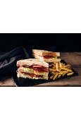 Sandwich BLT z frytkami