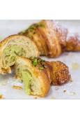 Croissant z kremem pistacjowym