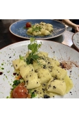 Gnocchi con formaggio di capra e tartufi