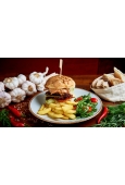 Burger Alpinistów z frytkami